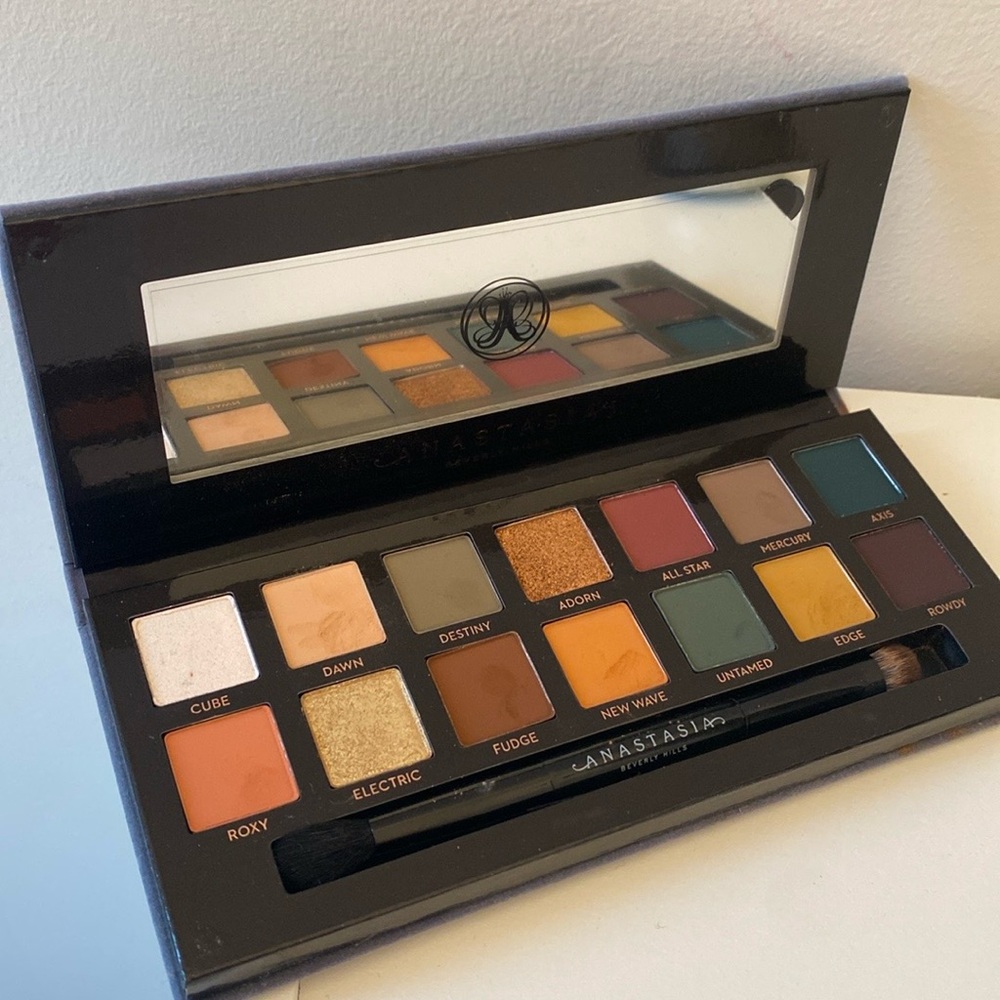 anastasia subculture eyeshadow palette 💙